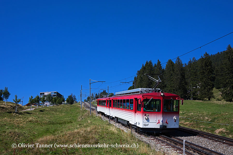 BDhe 4/4 21 auf dem Weg nach Vitznau