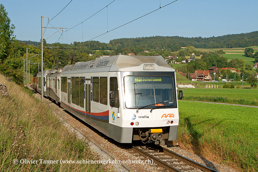 Pendenlzug mit Be 4/4 23 und Be 4/4 21 als S14 Menziken – Aarau – Schöftland